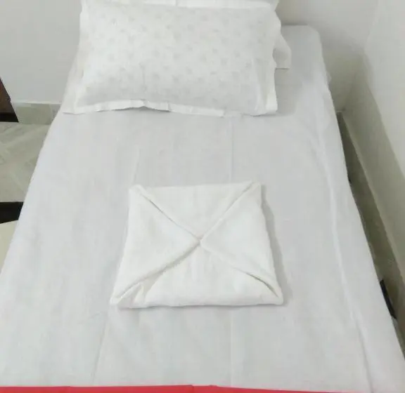 デラックスルーム, Sukun Guest House