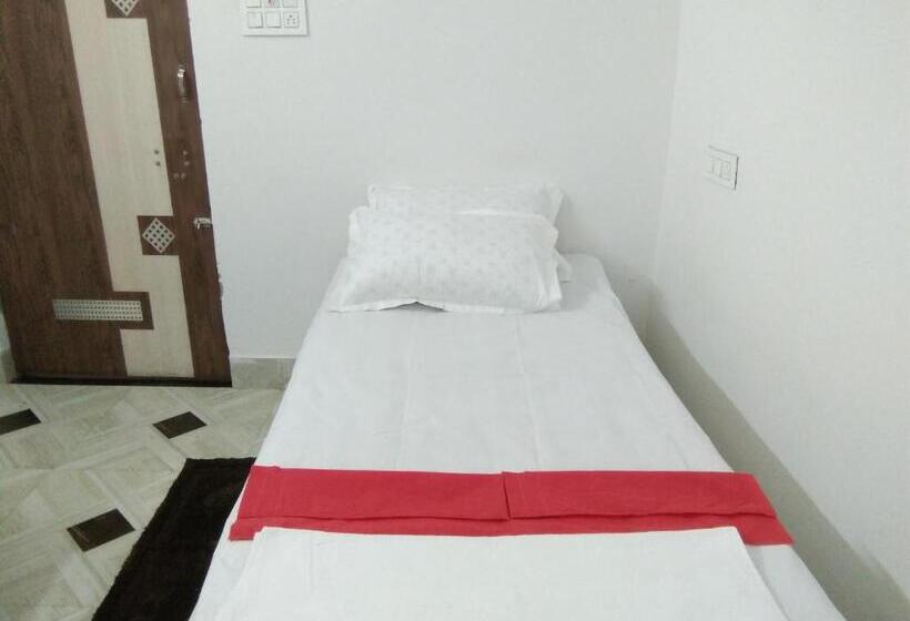 חדר דלוקס, Sukun Guest House