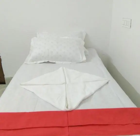 デラックスルーム, Sukun Guest House