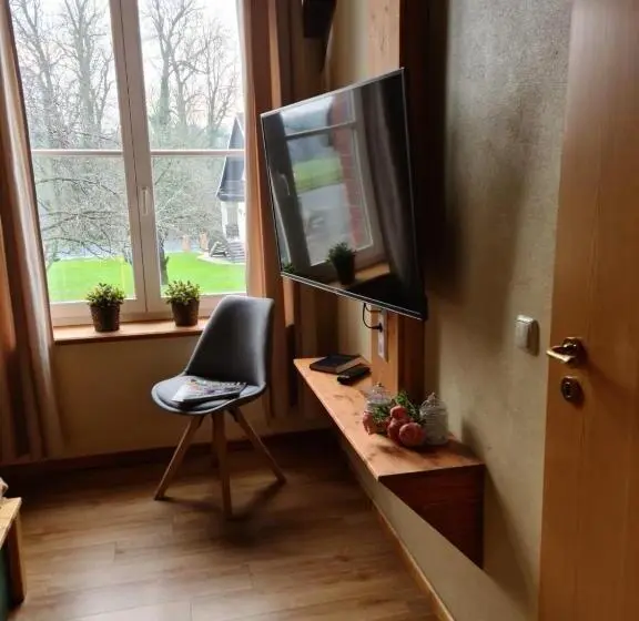 デラックスの4人部屋, Zur Goldenen Kartoffel
