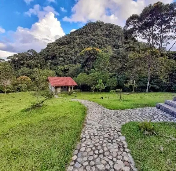 Vuode Makuusalissa, La Perla Negra   Black Pearl Eco Hostel