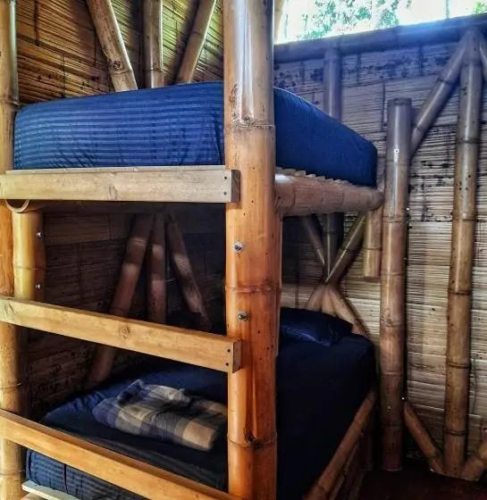 Vuode Makuusalissa, La Perla Negra   Black Pearl Eco Hostel