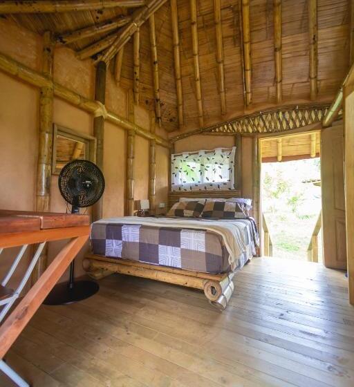 Suite mit Balkon, La Perla Negra   Black Pearl Eco Hostel