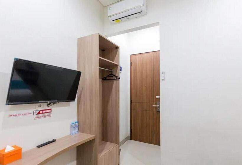 Номер Superior, Sans Hotel Rajawali Surabaya By Reddoorz