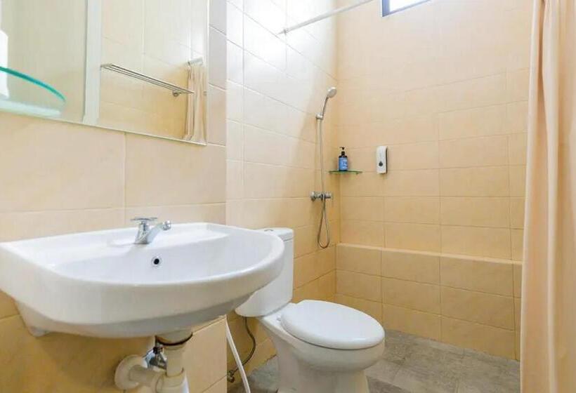 豪华房间, Sans Hotel Rajawali Surabaya By Reddoorz