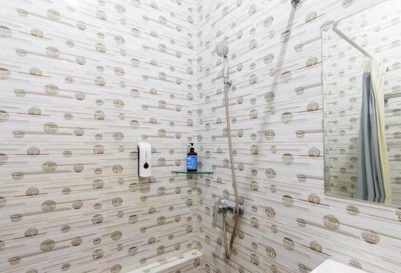 高级大房间, Sans Hotel Rajawali Surabaya By Reddoorz