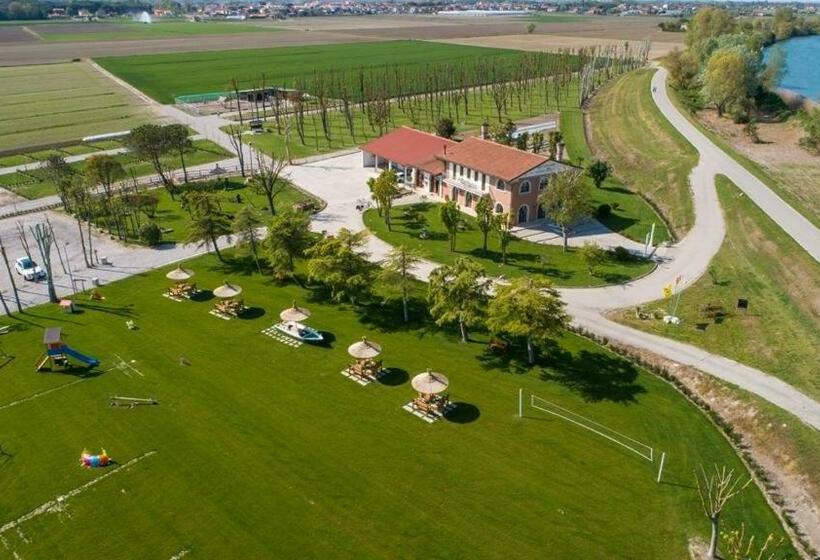 Четырехместный Номер Стандарт Вид на Сад, Agriturismo Nonno Mario