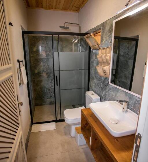 סוויטה עם ג'קוזי, Lov Faralya Adults Only