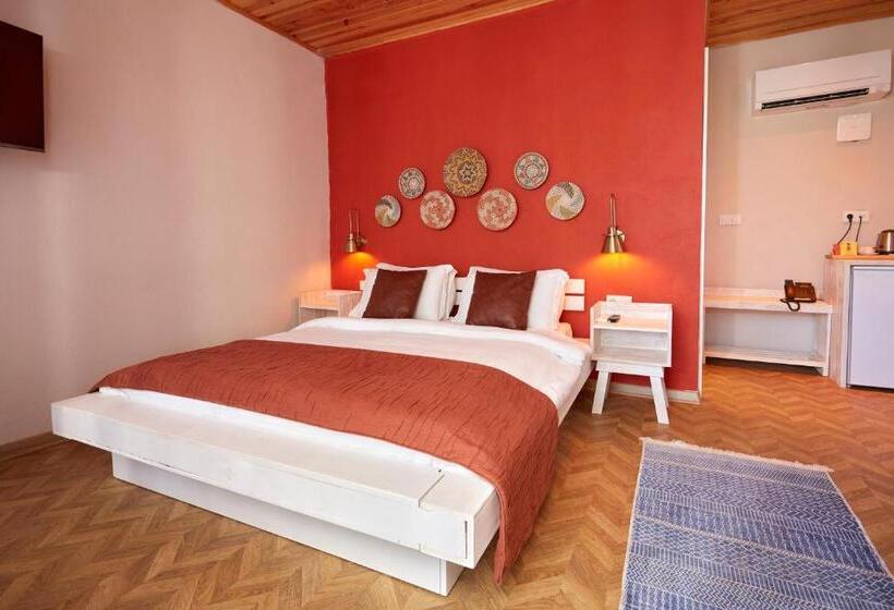 סוויטה עם ג'קוזי, Lov Faralya Adults Only