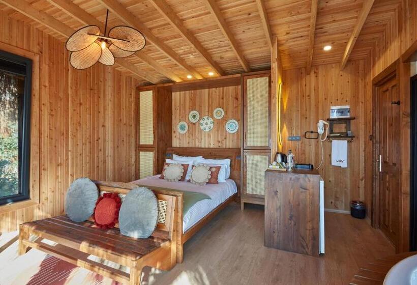 جناح مزود بحمام سباحة, Lov Faralya Adults Only