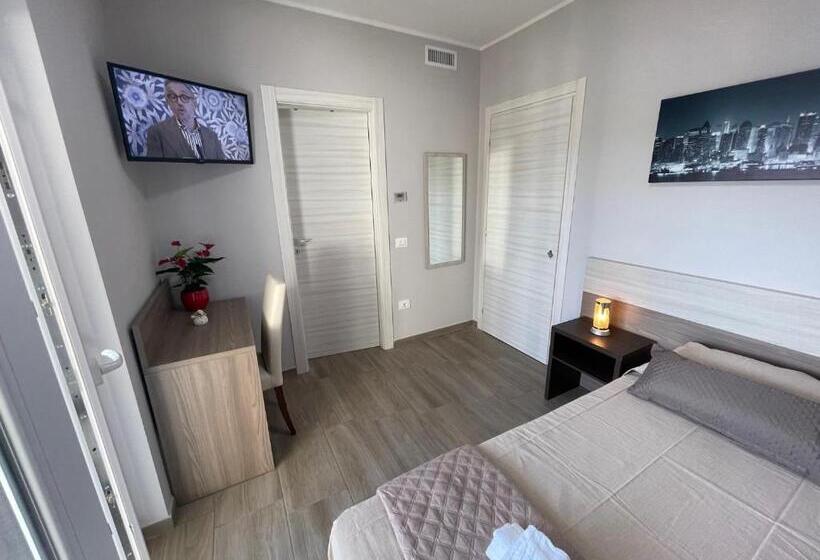 اتاق یک تخته با تراس, Mini B&b   Enrico Fermi
