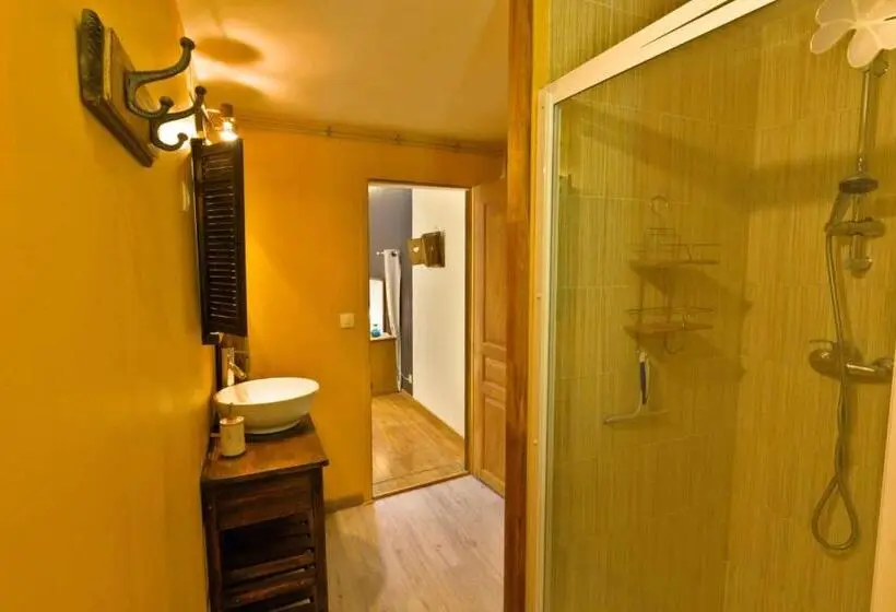マウンテンビュースタンダードルーム, Au Diapason Chambres D Hôtes Montagne