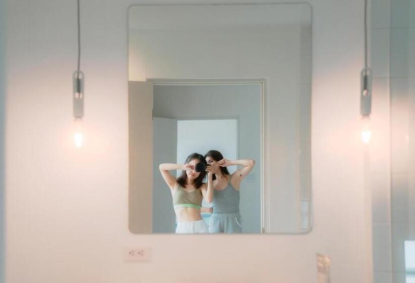 מיטת קינג בסוויטה, Blue Steak Wonder Chatan