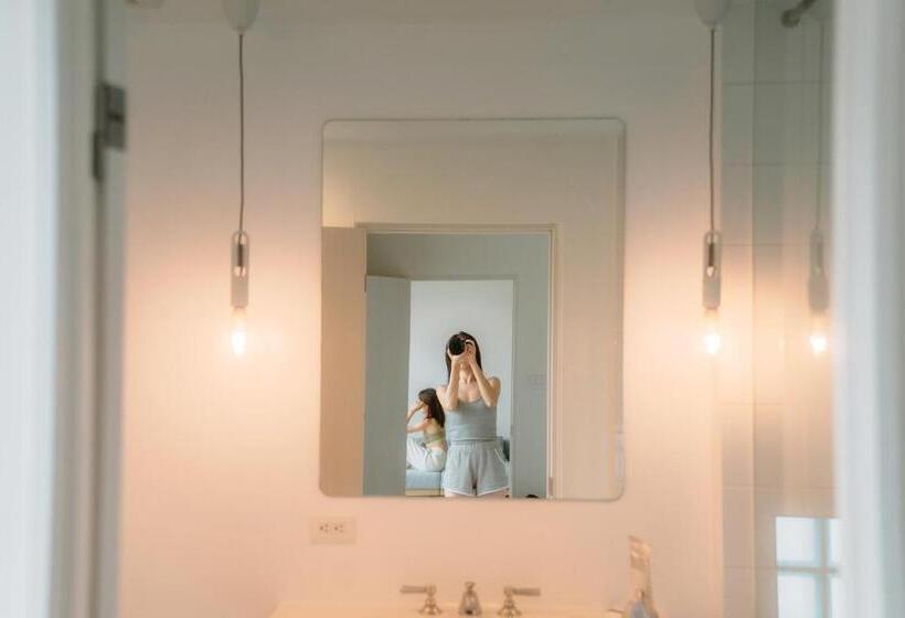 מיטת קינג בסוויטה, Blue Steak Wonder Chatan