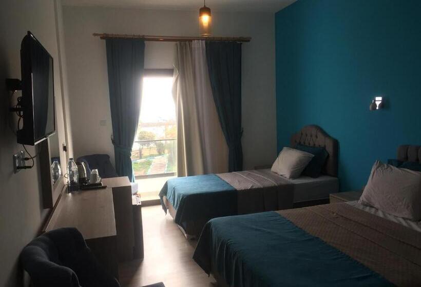 חדר דלוקס לשלושה עם נו לים, Livana