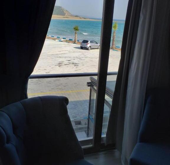 חדר דלוקס צדדי נוף לים, Livana