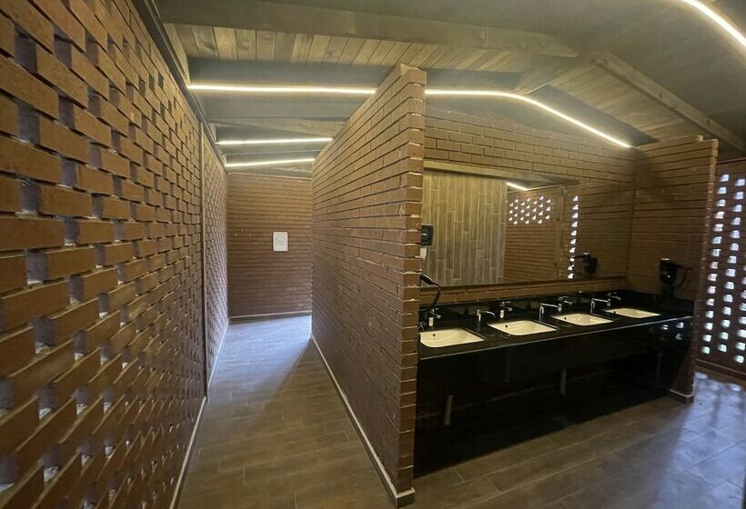 كوخ قياسي, Longosphere Glamping