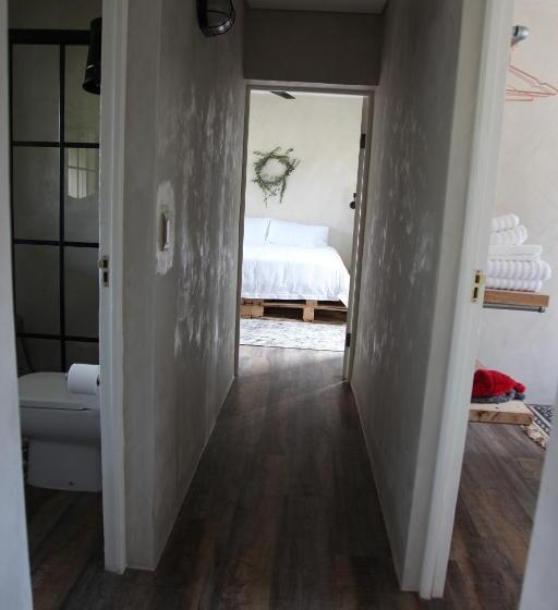 ویلای 1 خوابه, The Farmstead