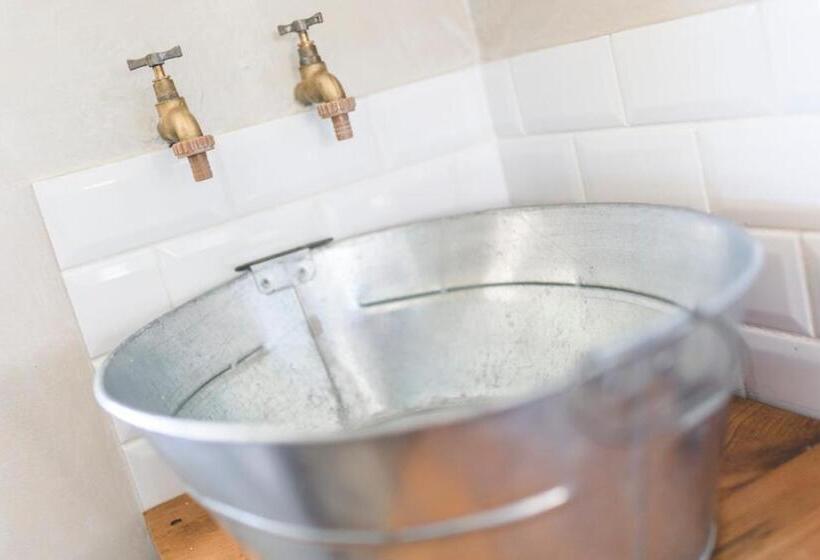 ویلای 1 خوابه, The Farmstead