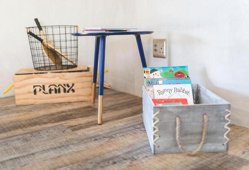 ویلای 1 خوابه, The Farmstead