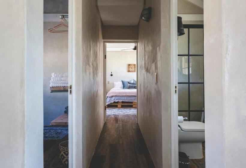 ویلای 1 خوابه, The Farmstead