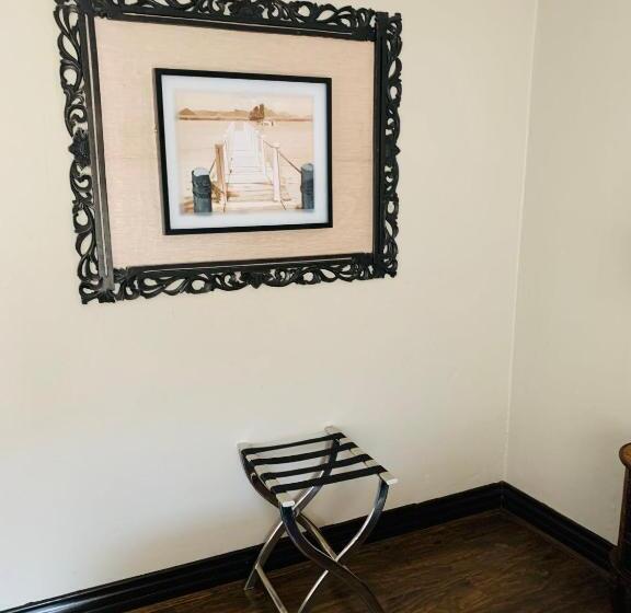 标准间带阳台, Oaklands Inn And Conference Centre