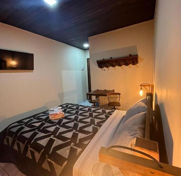 Suite with lake view, Recanto Dos Sonhos Guest House