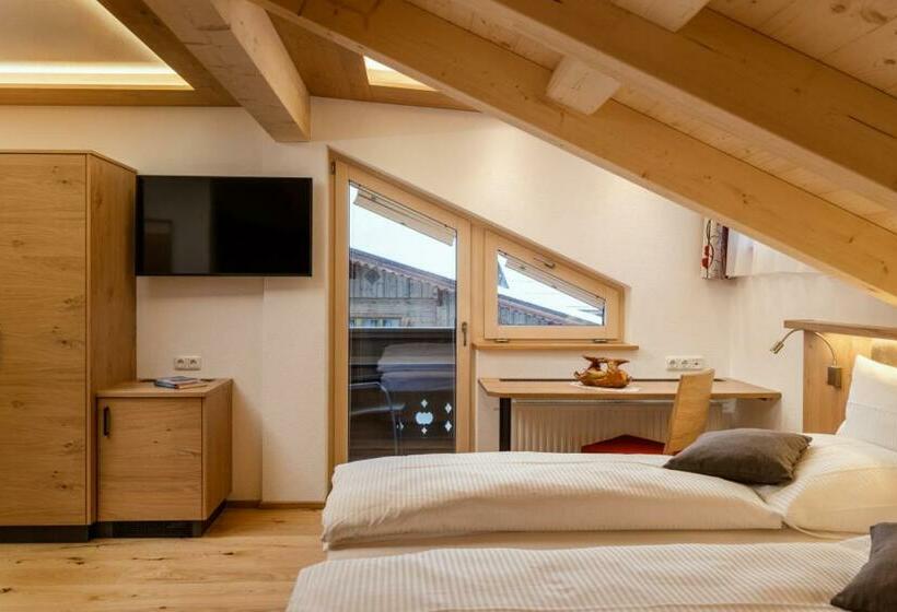 חדר סטנדרט מותאם לאדם עם מוגבלויות, Dorfstube