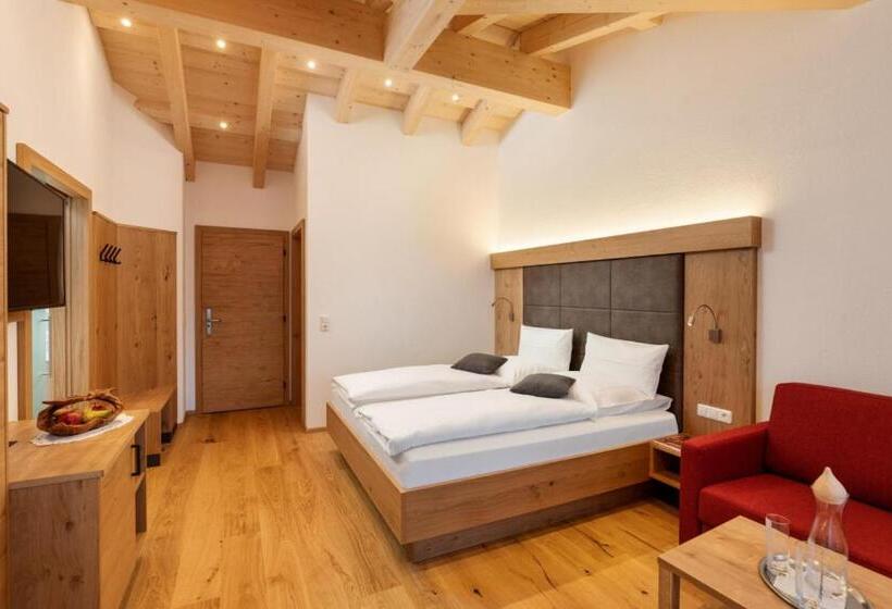 חדר דלוקס עם מרפסת, Dorfstube