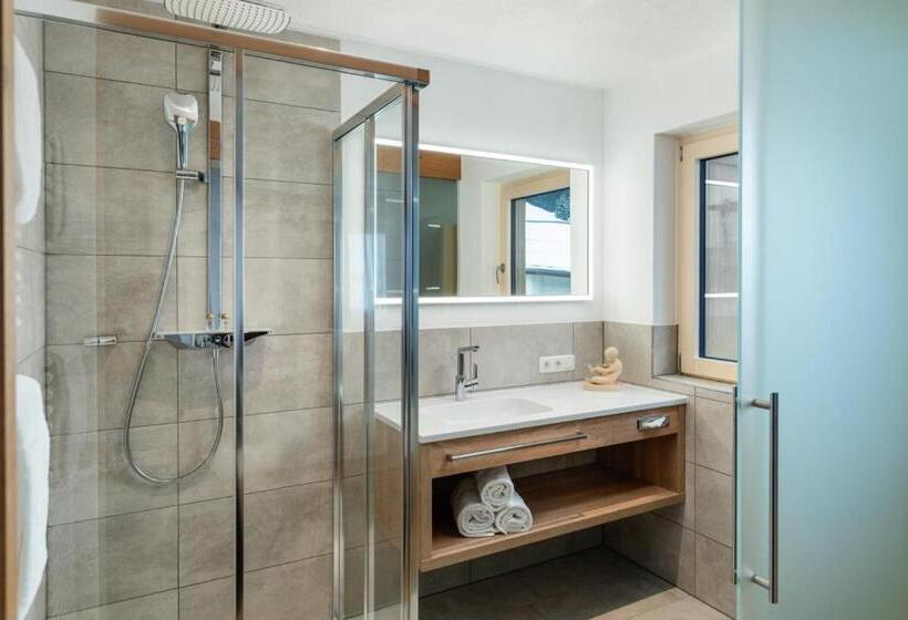 חדר דלוקס עם מרפסת, Dorfstube