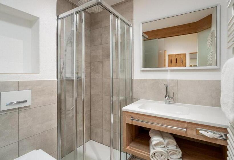 חדר סטנדרט, Dorfstube