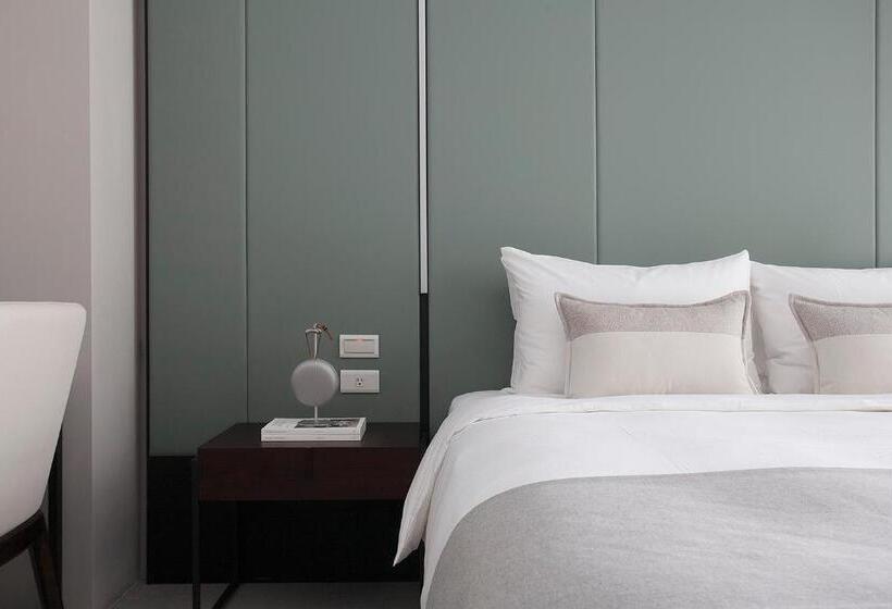 اتاق لوکس, Manho