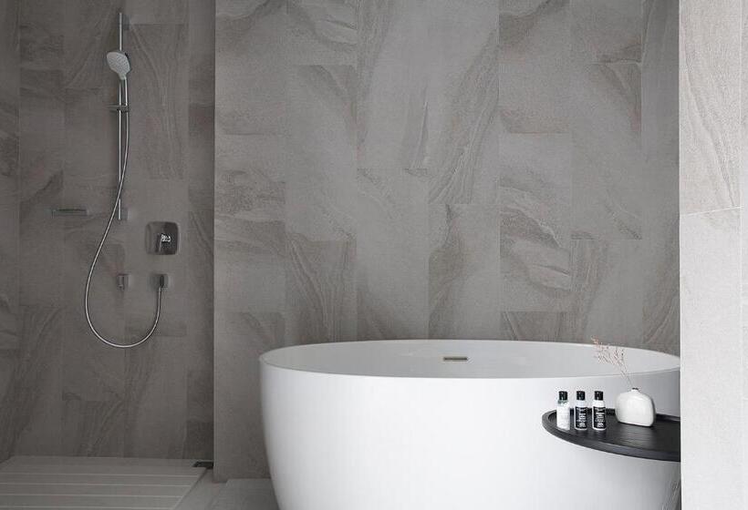 اتاق لوکس, Manho