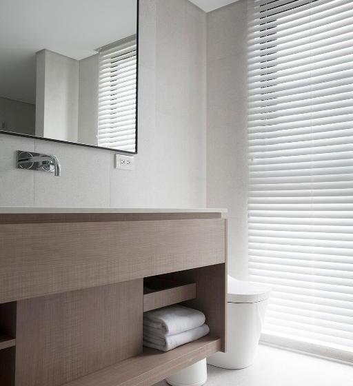 اتاق لوکس, Manho