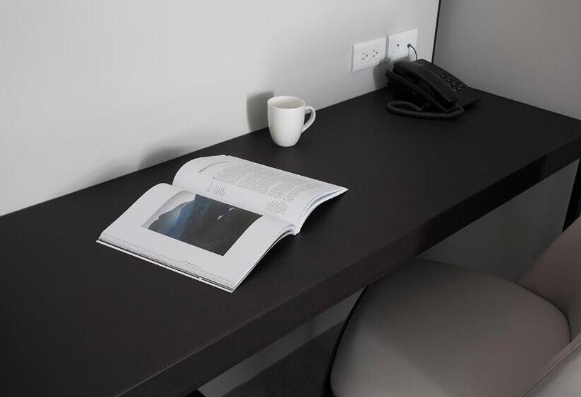 اتاق لوکس, Manho