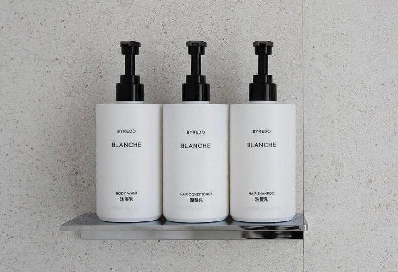 اتاق سوپریور, Manho