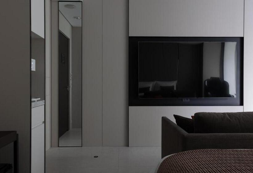 اتاق استاندارد با تخت بزرگ, Manho