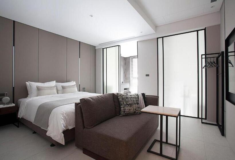 اتاق لوکس, Manho