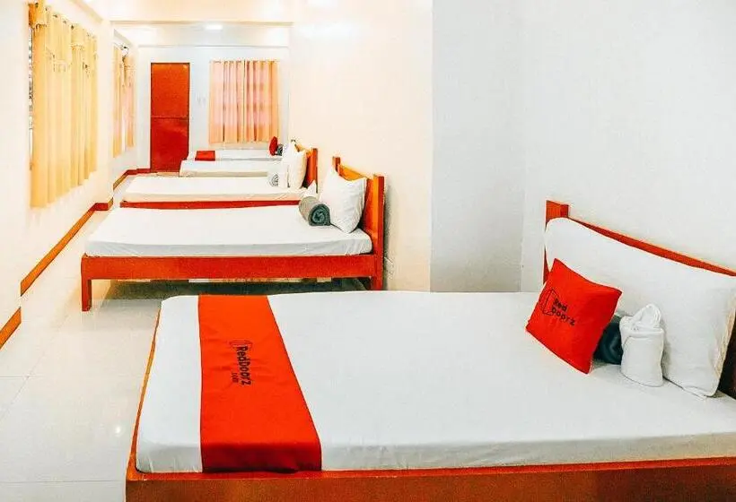 اتاق خانوادگی, Reddoorz At S & L Apartelle Daraga Albay