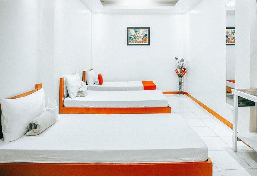 Quarto Triplo Standart, Reddoorz At S & L Apartelle Daraga Albay