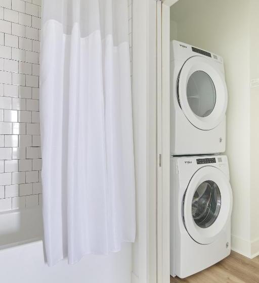 إستوديو سوبيريور, Sonder At Lc Sobro