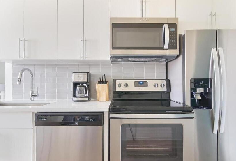 إستوديو سوبيريور, Sonder At Lc Sobro