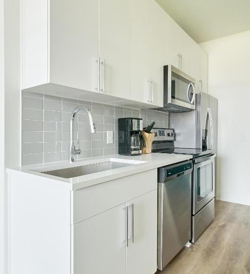 إستوديو سوبيريور, Sonder At Lc Sobro