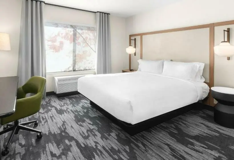 キングサイズベッドのスタンダードルーム, Fairfield By Marriott Inn & Suites Seattle Poulsbo