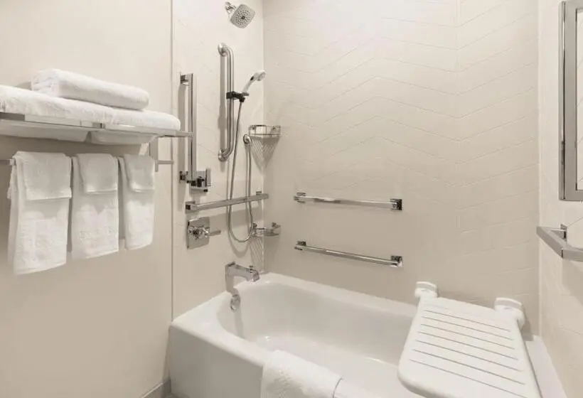 キングサイズベッドのスイートルーム, Fairfield By Marriott Inn & Suites Seattle Poulsbo
