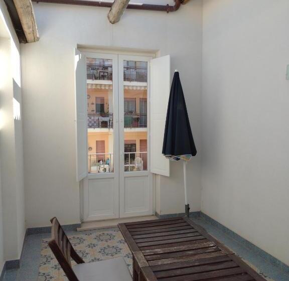 Escritório Deluxe, La Reggia Apartments Milazzo