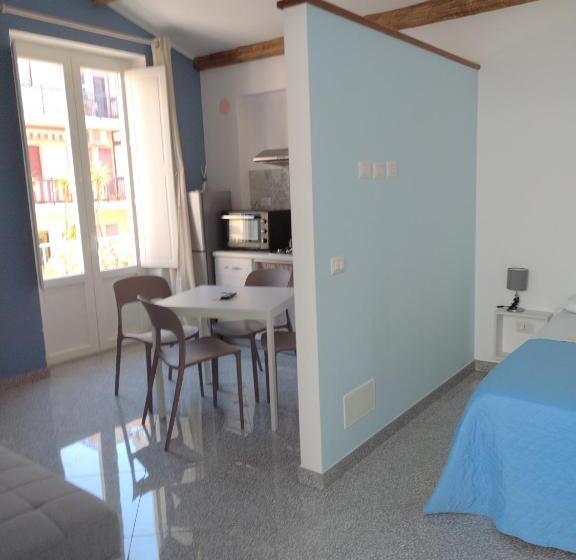 Escritório Deluxe, La Reggia Apartments Milazzo