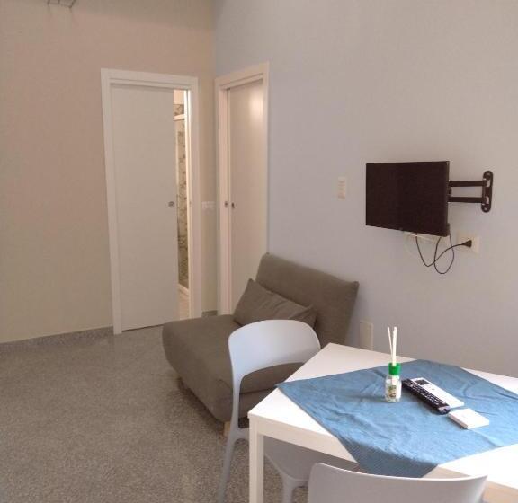 شقة غرفة واحدة, La Reggia Apartments Milazzo