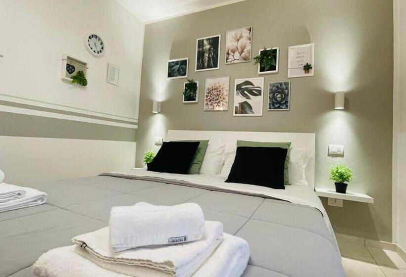 חדר סופריור, Ca  Ross