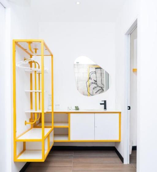 اتاق لوکس, Bourbon Hostal